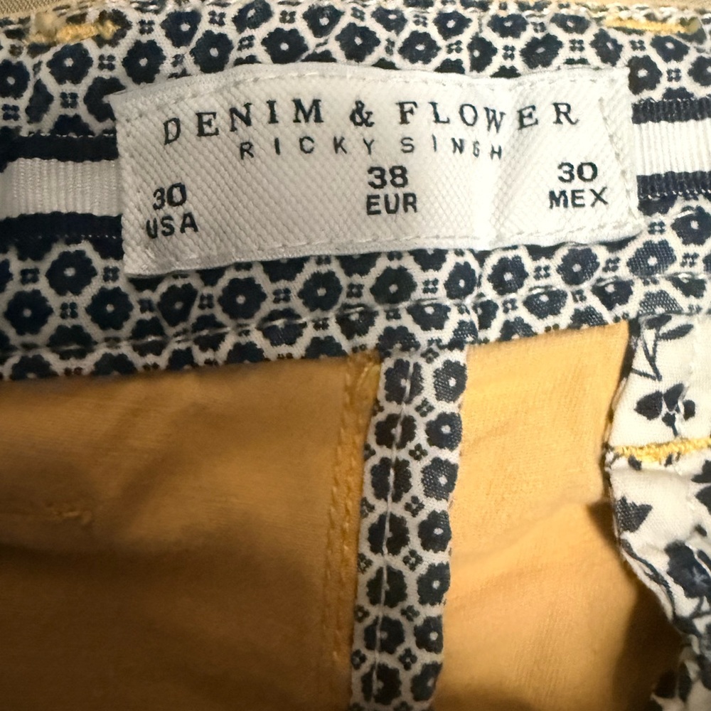 Used Denim & Flower Yellow Pineapple Embroidered Men's Shorts - Picture 2 of 3